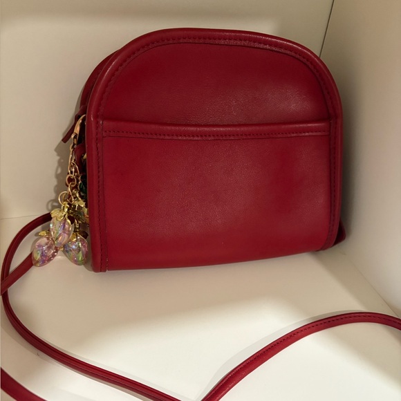 🚨VINTAGE 1997 COACH ABBIE RED LEATHER ZIP CLOSURE CROSSBODY - Picture 4 of 17